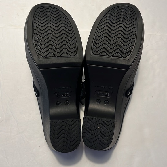 Crocs Sarah Black Platform Slip-On Clogs, Size 10 - Picture 5 of 15